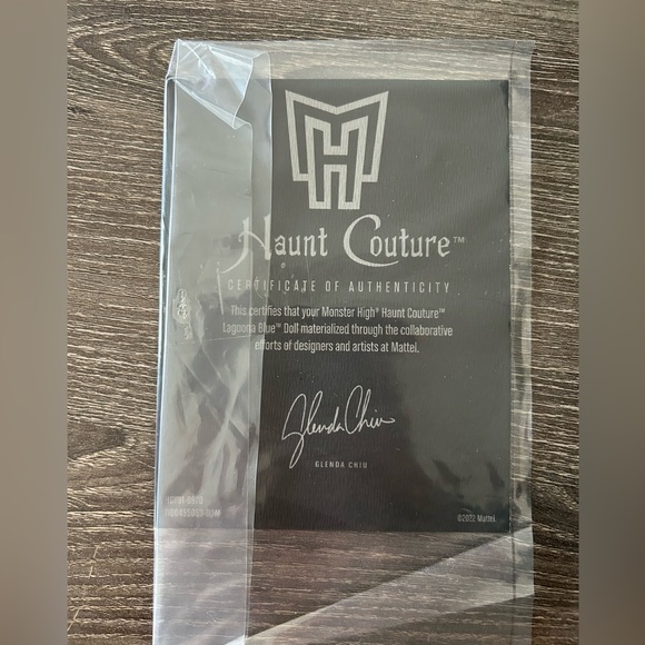 Haunt couture Lagoona Blue doll from 2022 - Picture 3 of 13